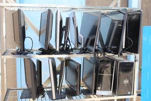 lot 94 image: LOT OF MONITORS AND CPU