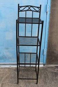 lot 98 image: METAL PLANT RACK