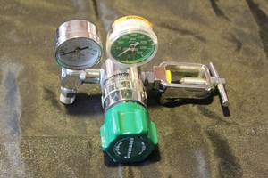 lot 122 image: CHEMETRON COMPRESSED GAS REGULATOR&nbsp