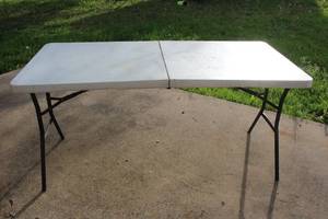 lot 198 image: LIFETIME FOLDING TABLE