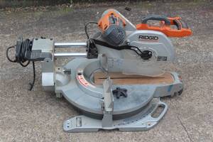 lot 8 image: RIDGID MS1290LZ COMPOUND MITER SLIDING SAW
