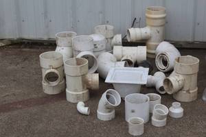 lot 23 image: LOT OF PLUMBING PVC FITTINGS ELBOWS COUPLING T-JOINTS AND MORE