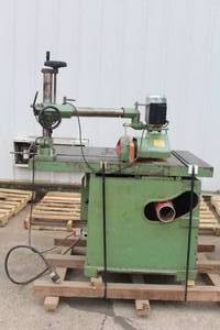 lot 53 image: LINUINCILILE SCM SL-15 TABLE SAW FORK LIFT ON SITE TO HELP LOAD