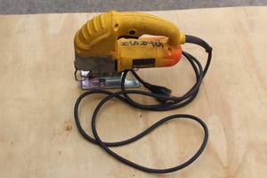 lot 35 image: DEWALT DW317 ORBITAL JIGSAW TYPE 2