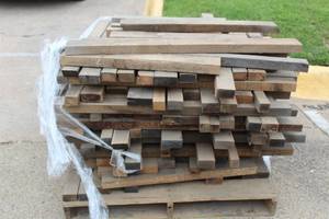lot 56 image: PALLET OF RED OAK WOOD