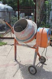 lot 85 image: CENTRAL MACHINERY 3.5 CUBIC FT CEMENT MIXER POWER CORD CUT&nbsp