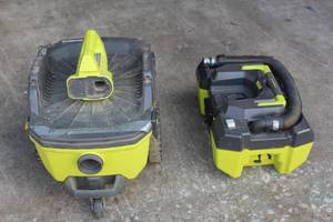 lot 89 image: 2 RYOBI WETDRY VAC NO BATTERIES