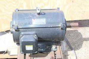 lot 106 image: DAYTOPREMINUM EFFICIENTINVERTER RATED MOTOR MODEL 40Z07