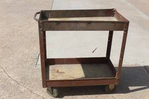 lot 109 image: VINTAGE METAL ROLLING CART