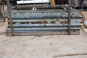 lot 133 image: PALLET OF PALLET RACKING UPRIGHTS