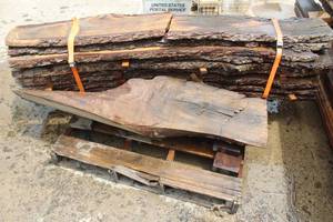 lot 140 image: PALLET OF PECAN WOOD