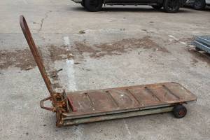 lot 154 image: VINTAGE YALE RAILROD CART