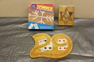 lot 28 image: TOTAL OF 3 GAME BOARDS&nbsp- SPINNER, - WOODEN CRIBBAGE,- WOODEN CHINESE CHECKERS&nbsp