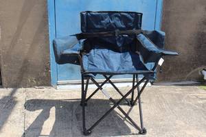 lot 49 image: EZ LAWN CHAIR WITH CARRY BAG&nbsp