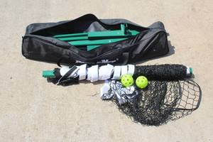lot 50 image: PICKLE NET SET WITH CARRY BAG&nbsp