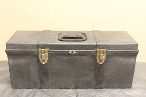 lot 61 image: CONTICO TOOL BOX WITH LIFT OUT CARRY TRAY&nbsp