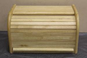 lot 65 image: VINTAGE M.KAMENSTEIN INC WOODEN ROLL TOP BREAD BOX MADE IN THAILAND&nbsp