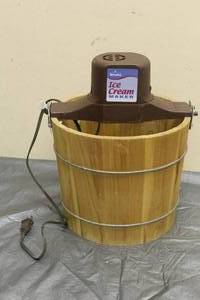 lot 66 image: RIVAL ICE CREAM MAKER WOOD BUCKET 8550 , 5QT MAKES ICE CREAM &amp FROZEN YOGURT SORBET&nbsp