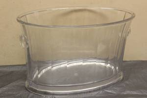 lot 86 image: WILLIAM BOUNDS GRAINWARE GROTTO PARTY TUB&nbsp 12 H X 20&nbsp