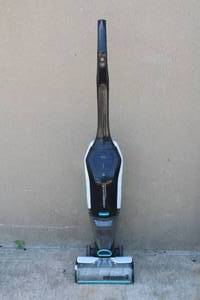 lot 109 image: BISSELL CROSSWAVE CORDLESS MAX VACUUM