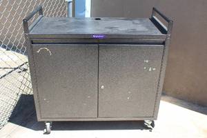 lot 126 image: METAL 2- DOOR MOBILE STORAGE CABINET CART WITH 16 SLOTS  SEE PICS , 39 X 18  X 39 H&nbsp