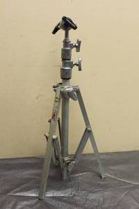 lot 132 image: MATTHEWS DOUBLE RISER COMBO STAND&nbsp