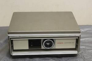 lot 133 image: VINTAGE ARGUS ELECTROMETRIC 560 SLIDE AUTOMATIC PROJECTOR  NO POWERCORD&nbsp