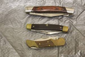lot 155 image: TOTAL OF 3 VINTAGE FOLDING POCKET KNIVES  SEE PICS&nbsp