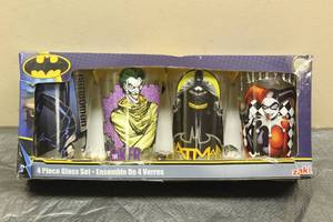 lot 170 image: ZAK DC COMICS 416oz COLLECTOR DRINKING GLASSES ,- BATMAN, HARLEY QUINN , JOKER , CAT WOMAN&nbsp&nbsp