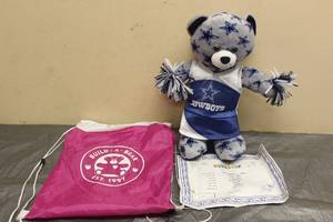 lot 184 image: DALLAS COW GIRL BUILD A BEAR WITH BIRTH CERTIFICATE 18 WITH CARRY BAG&nbsp