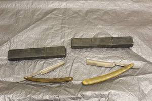 lot 212 image: TOTAL OF 2 VINTAGE STRAIGHT BLADES , - J.E. BOWDIN &amp JA MENCKELS TWIN WORKS&nbsp
