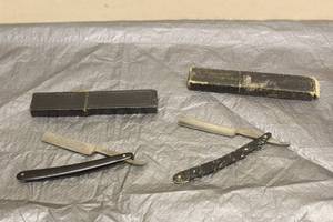 lot 213 image: TOTAL OF 2 VINTAGE STRAIGHT BLADES ,- EAGLE CROWN &amp GENEVA&nbsp