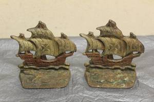 lot 214 image: SET OF VINTAGE CAST IRON MEDIEVAL KNIGHT TEMPLAR SHIP BOOKENDS&nbsp