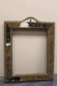 lot 217 image: LARGE VINTAGE WESTERN LONE STAR COWHIDE WOODEN&nbsp WALL DECOR 14&nbsp