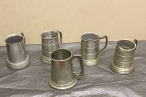 lot 220 image: TOTAL OF 5 VINTAGE PEWTER CLEAR BOTTOM BEER STEINS WITH HANDLE  SEE PICS&nbsp