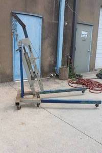 lot 8 image: AC DELCO 2-TON MOBILE ENGINE HOIST 34132&nbsp