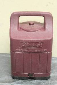 lot 30 image: COLEMAN TWO MANTLE PROPANE LANTERN IN COLEMAN PROPANE LANTERN STORAGE CASE  SEE PICS&nbsp