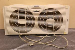 lot 34 image: HOLMES DUAL WINDOW FAN , HAWF2021