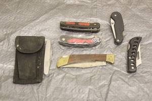 lot 51 image: TOTAL OF 6 ASSORTED BRANDSIZE POCKET KNIVES  SEE PICS&nbsp