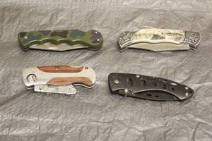 lot 52 image: TOTAL OF 4 ASSORTED POCKET KNIVES  SEE PICS&nbsp