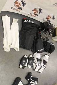 lot 85 image: CCM HOCKEY LOT  CARRY BAG ,HELMET,PANTS GLOVES,PADS &amp MORE SEE&nbsp PICS&nbsp