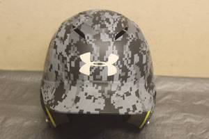 lot 96 image: UNDER ARMOUR UABH100 HELMET SIZE 6 12 - 7 34&nbsp