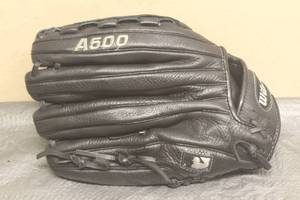 lot 97 image: WILSON A500 BASEBALL GLOVE&nbsp