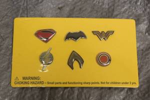 lot 104 image: DC JUSTICE LEAGUE 2017 PROMO PIN SET&nbsp