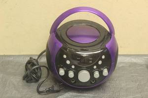 lot 106 image: GPX&nbsp J082PR PORTABLE KARAOKE PLAYER&nbsp
