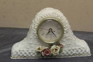 lot 120 image: VICTORIAN STYLE PORCELAIN MANTLE DESK QUARTZ CLOCK WITH EMBOSSED FLOWERS , 6H X 10