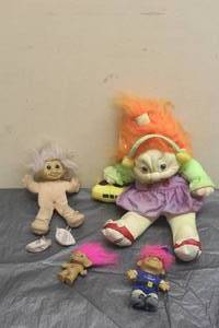 lot 132 image: VINTAGE TROLL DOLLS  SEE PICS&nbsp