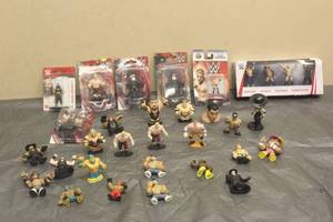 lot 184 image: LOT OF MINI SUPER STAR COLLECTIBLE TOY FIGURES  SEE PICS&nbsp