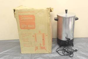 lot 200 image: VINTAGE WARDS SIGNATURE 12 TO 30 CUPS AUTOMATIC COFFEE MAKER IN ORIGINAL BOX&nbsp