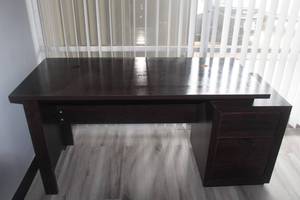 lot 43 image: &nbsp2-DRAWER WOOD COMPUTER OFFICE DESK 5 FT L X 23.5 W X 29 H&nbsp